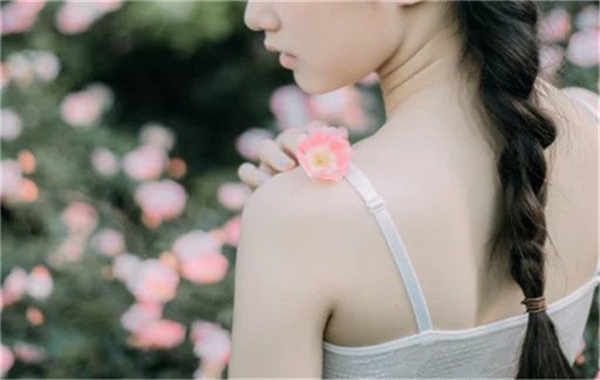 湘东香港胎儿多大能鉴定性别(香港抽血验男女预约)
